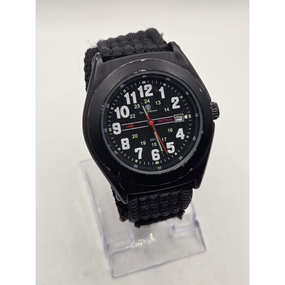 Smith & Wesson S&W Black Tactical Military Police Watch - New Battery - Picture 2 of 9